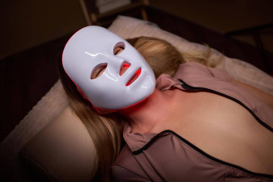Jak działa światłoterapia mostek e light pdt led i komu może pomóc